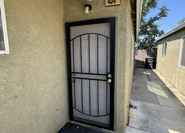 Property at 434 N 6th Ave Unit 434, Oakdale, CA, 95361, 2 beds, 1 bath, [object Object]