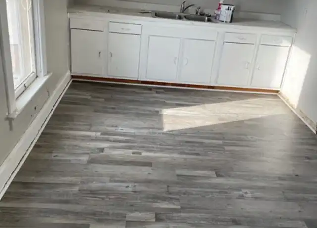 Property at 316 N Van Eps Ave, Sioux Falls, SD, 57103, 2 beds, 1 bath, [object Object]