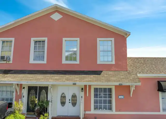 Property at 1028 Universal Rest Pl, Kissimmee, FL, 34744, 5 beds, 3.5 baths, [object Object]