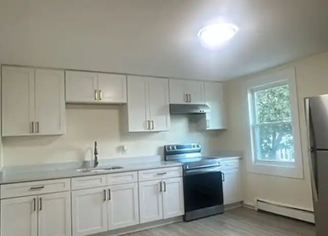 Property at 255 Boston St Unit 2, Lynn, MA, 01904, 4 beds, 1 bath, [object Object]