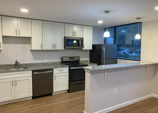 Photo of 79 Shaw St, Braintree, MA 02184