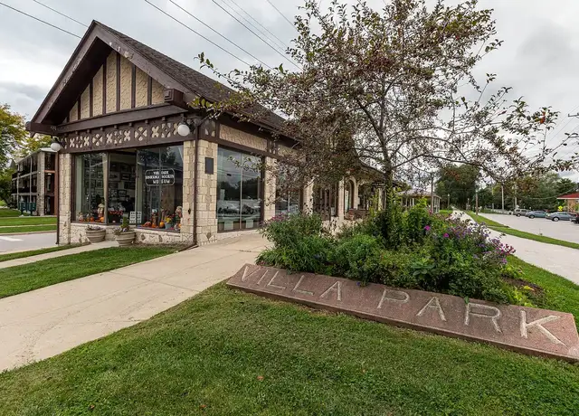 Photo of 1 Ovaltine Ct, Villa Park, IL 60181