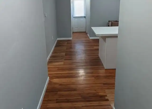 Property at 75 Snell St Unit 2R, Fall River, MA, 02721, 2 beds, 1 bath, [object Object]