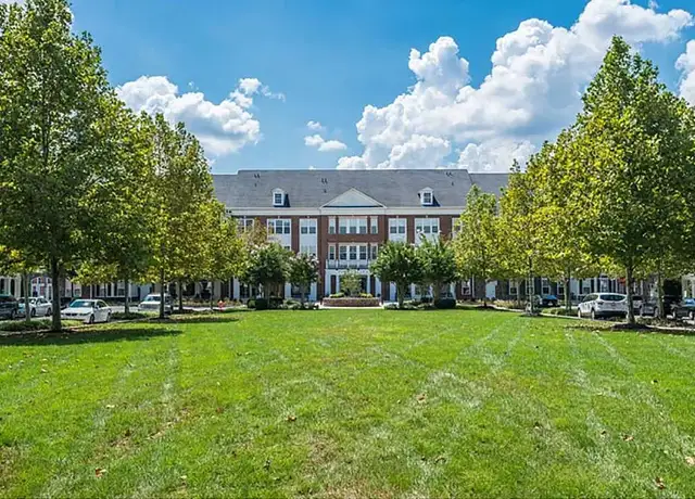 Photo of 21153 Parc Dulles Sq, Sterling, VA 20166