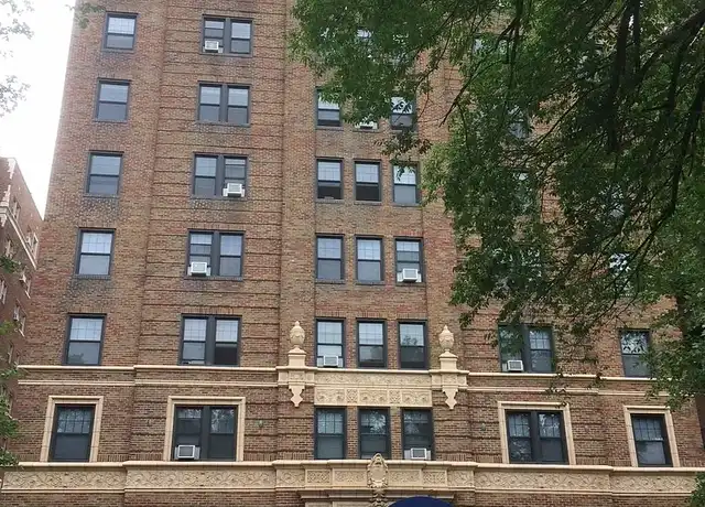 Property at St. Regis Apartments - 121 Ward Pkwy, Kansas City, MO, 64112, 0 beds, 1 bath, [object Object]