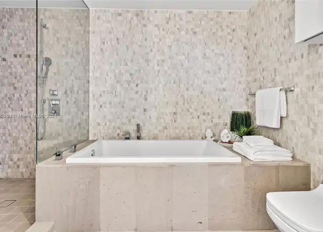 Property at 68 SE 6th St #2012, Miami, FL, 33131, 2 beds, 2.5 baths, [object Object]
