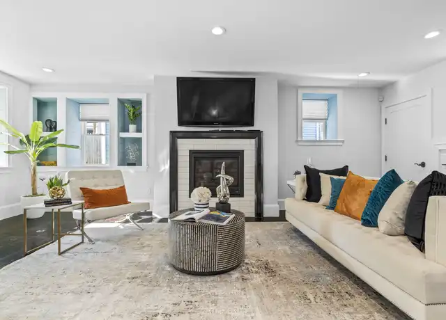 Property at 131 Centre St, Dorchester, MA, 02124, 3 beds, 2.5 baths, [object Object]