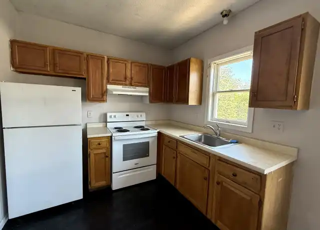 Property at 194 S Main St Unit 4, New Britain, CT, 06051, 1 bed, 1 bath, [object Object]