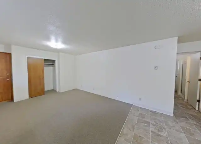 Property at 555 W 8th Ave Unit 4, Eugene, OR, 97401, 0 beds, 1 bath, [object Object]