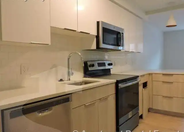 Property at 10 Soden St Unit 002, Cambridge, MA, 02139, 2 beds, 1 bath, [object Object]