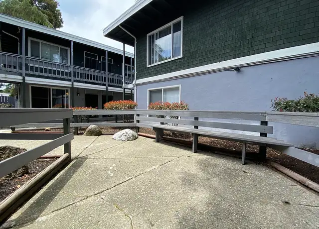 Photo of 2522 35th Ave, Oakland, CA 94601