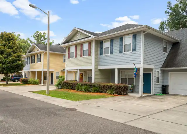 Property at Oak Gate Apartments - 2930 NW 6th Ter, Gainesville, FL, 32609, 2 beds, 2.5 baths, [object Object]