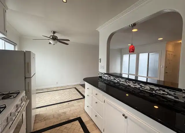 Property at 11365 Washington Pl Unit 5, Los Angeles, CA, 90066, 2 beds, 1 bath, [object Object]
