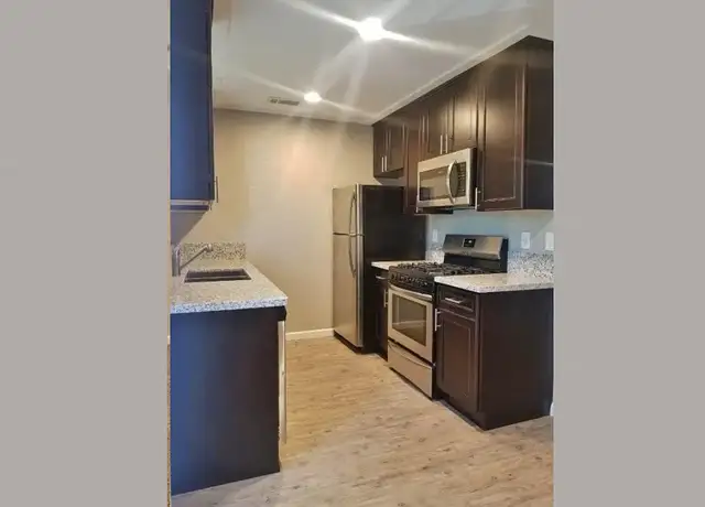 Photo of 1155 W Center St, Manteca, CA 95337