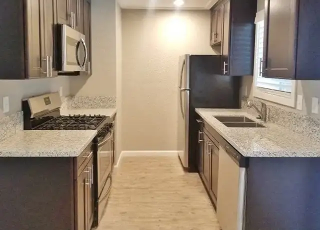 Photo of 1155 W Center St, Manteca, CA 95337