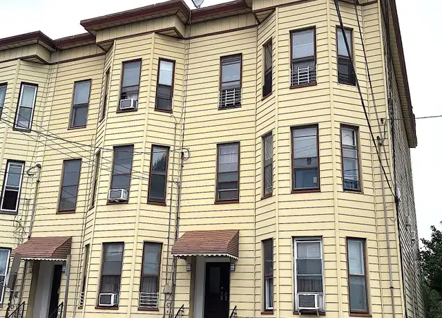 Property at 132 Griffith St Unit 2, Jersey City, NJ, 07307, 2 beds, 1 bath, [object Object]