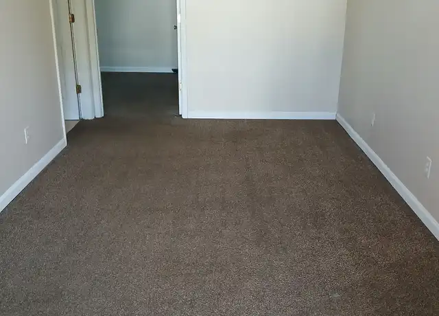 Property at 709 S Poplar St, Carbondale, IL, 62901, 1 bed, 1 bath, [object Object]