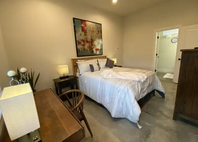 Property at 525 N College Ave Unit C102, Fayetteville, AR, 72701, 2 beds, 2 baths, [object Object]