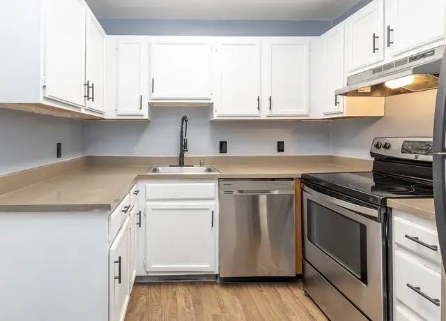 Photo of 900 Cathedral St, Baltimore, MD 21201