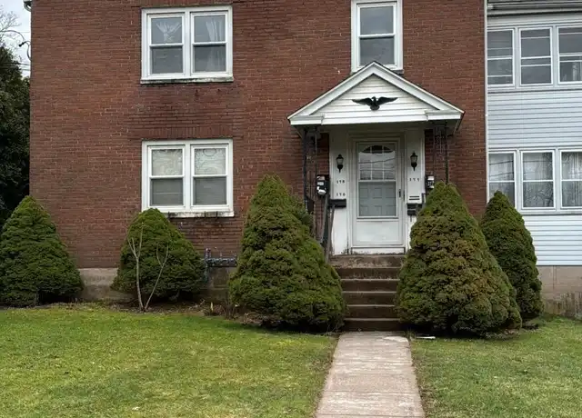 Property at 175 Russell St Unit REAR, Middletown, CT, 06457, 2 beds, 1 bath, [object Object]