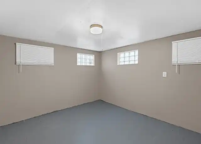 Property at 616 Holiday Ave, Hazelwood, MO, 63042, 4 beds, 1 bath, [object Object]
