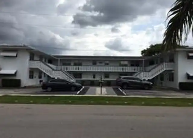 Property at 419 S Crescent Dr #11, Hollywood, FL, 33021, 1 bed, 1 bath, [object Object]