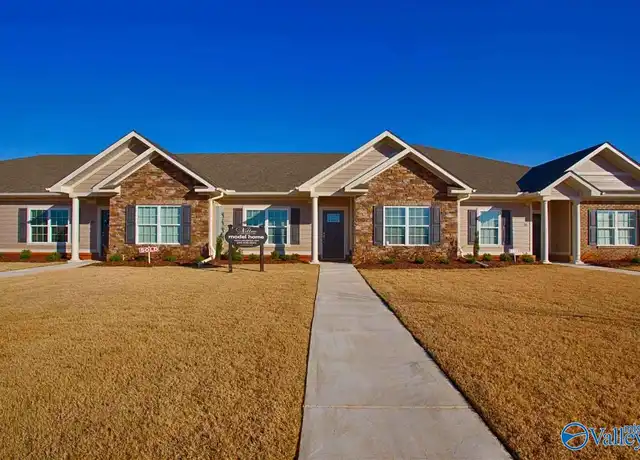 Property at 13 NW Moore Farm Cir Unit 13, Huntsville, AL, 35806, 3 beds, 2 baths, [object Object]