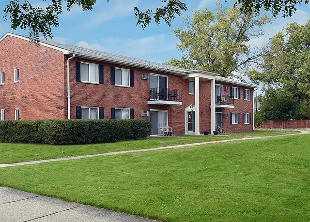 Property at Franklin Square Apartments - 28940 Lancaster St, Livonia, MI, 48154, 1 bed, 1 bath, [object Object]