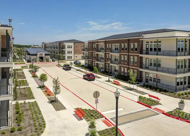 Photo of 12500 Live Oak Way, Frisco, TX 75035