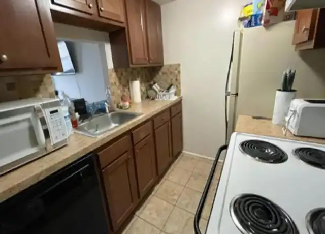 Property at 10 E Wyoming St, Allentown, PA, 18103, 1 bed, 1 bath, [object Object]