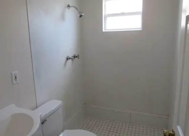 Property at 201 N Wild Olive Ave Unit 1, Daytona Beach, FL, 32118, 2 beds, 1.5 baths, [object Object]