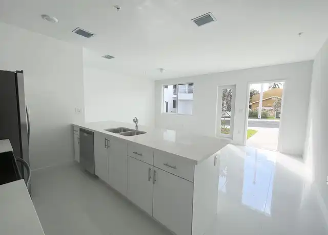 Property at 25265 SW 134th Ave Unit 14, Homestead, FL, 33032, 4 beds, 3.5 baths, [object Object]