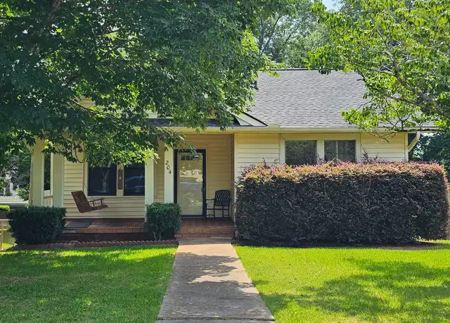 Property at 204 C St SE, Thomaston, GA, 30286, 3 beds, 2 baths, [object Object]