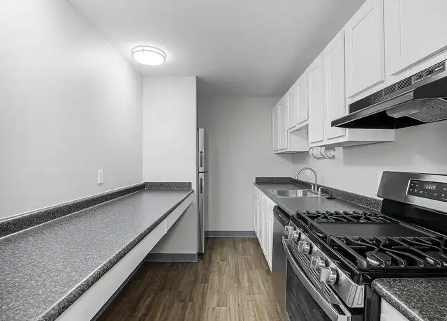 Property at Thurber Square Apartments - 832 Thurber Dr W, Columbus, OH, 43215, 1 bed, 1 bath, [object Object]