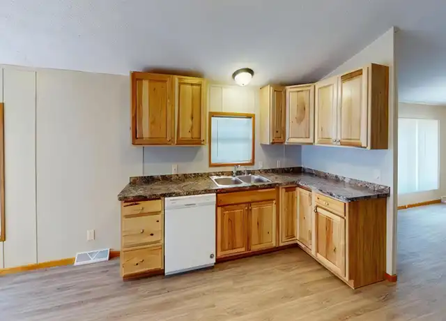 Property at 154 Northwest Dr, Bismarck, ND, 58504, 3 beds, 2 baths, [object Object]