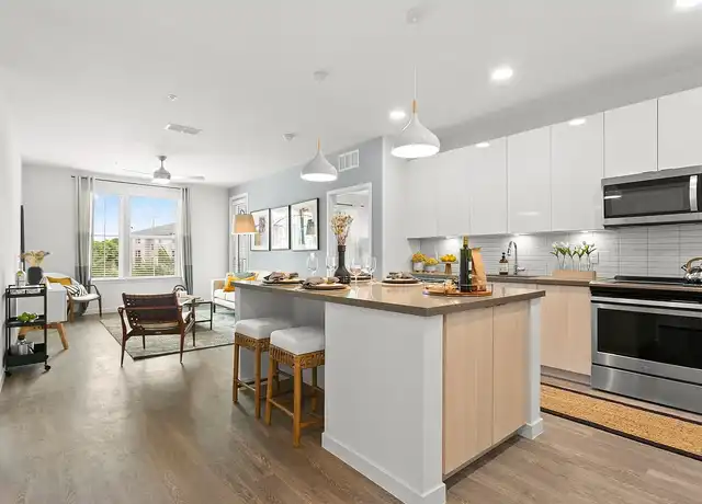 Property at Gateway at Pinellas Apartments - 9505 49th St N, Pinellas Park, FL, 33782, 0-1 beds, 1 bath, [object Object]