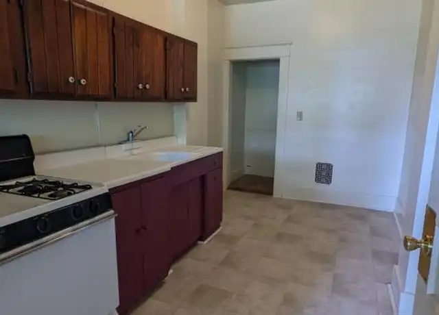 Property at 710 W Walnut St, Kokomo, IN, 46901, 1 bed, 1 bath, [object Object]