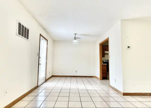 Property at 1294 Milligan Hwy Unit AA, Johnson City, TN, 37601, 2 beds, 1.5 baths, [object Object]