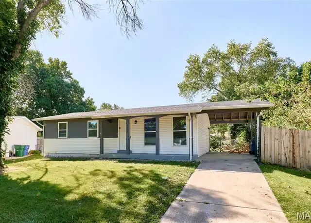 Property at 2498 Carousel Ct, Florissant, MO, 63031, 3 beds, 1.5 baths, [object Object]