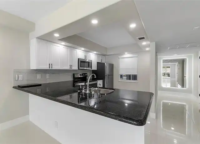 Property at 605 Oaks Dr #210, Pompano Beach, FL, 33069, 3 beds, 2 baths, [object Object]
