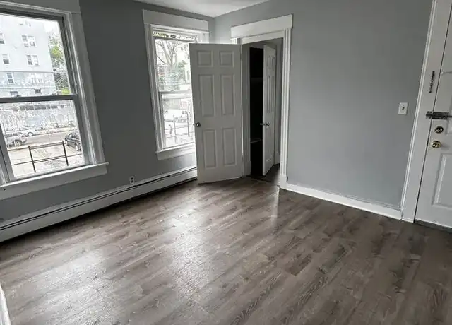 Property at 105 Maple St, Yonkers, NY, 10701, 3 beds, 1 bath, [object Object]