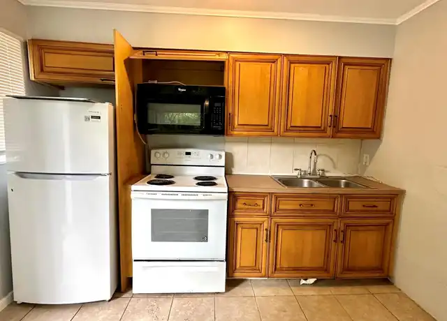 Property at 3804 Miller Ave Unit C, West Palm Beach, FL, 33405, 1 bed, 1 bath, [object Object]