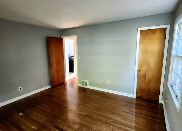 Property at 948 Richmond Rd, Cleveland, OH, 44124, 3 beds, 1 bath, [object Object]