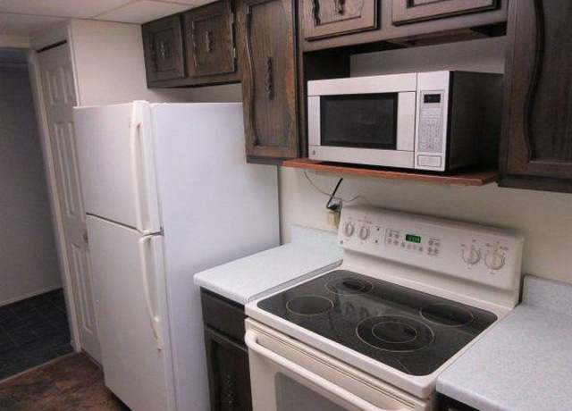 Photo of 18447 University Park Dr, Livonia, MI 48152