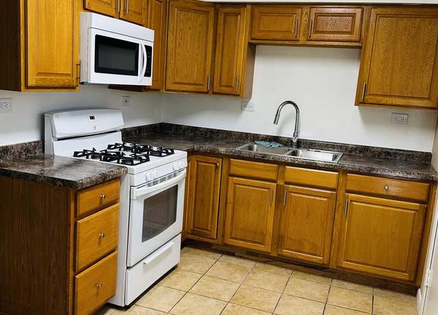 Photo of 10700 S Roberts Rd Unit 1, Palos Hills, IL 60465