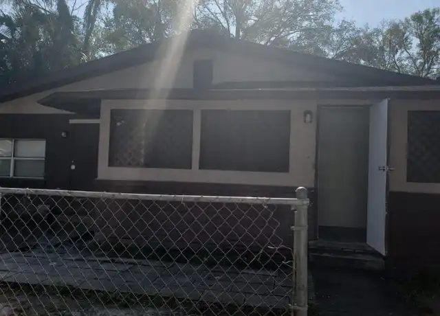 Property at 414 W 7th St, Lakeland, FL, 33805, 4 beds, 2 baths, [object Object]
