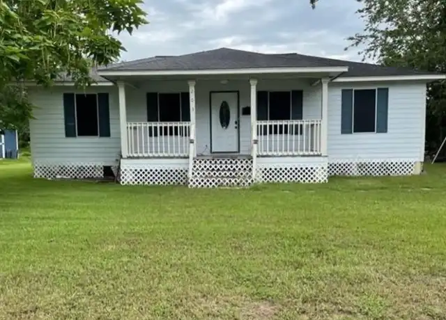 Property at 203 S Jefferson Ave, Cameron, TX, 76520, 3 beds, 2 baths, [object Object]