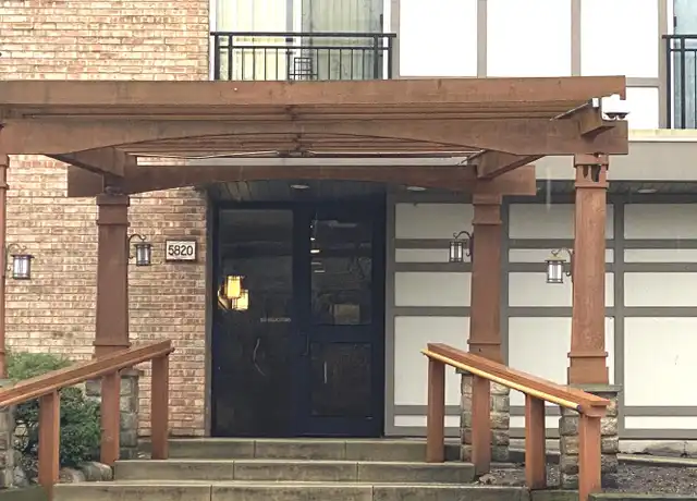 Property at 5820 Oakwood Dr Unit 5B, Lisle, IL, 60532, 2 beds, 1 bath, [object Object]