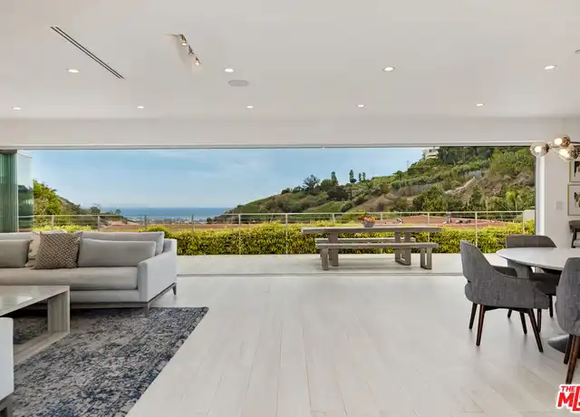 Property at 1332 El Hito Cir, Pacific Palisades, CA, 90272, 5 beds, 5 baths, [object Object]