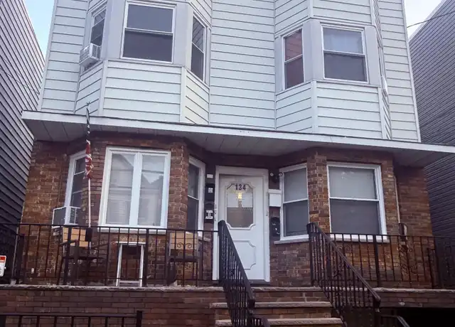 Property at 134 W 27th St #2, Bayonne, NJ, 07002, 2 beds, 1 bath, [object Object]
